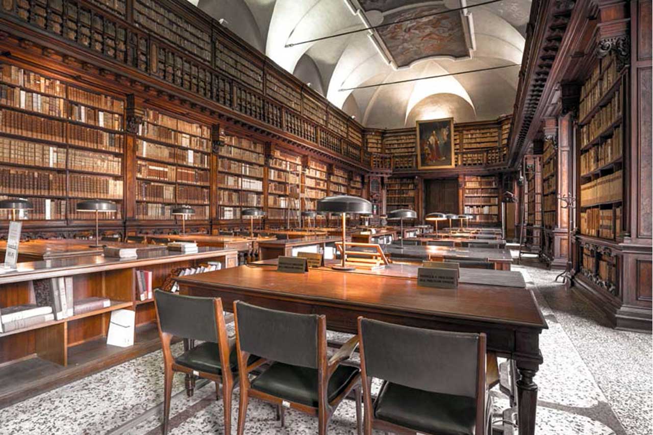 Czytelnia w Bibliotece Braidense w Mediolanie, historyczna przestrzeń do nauki