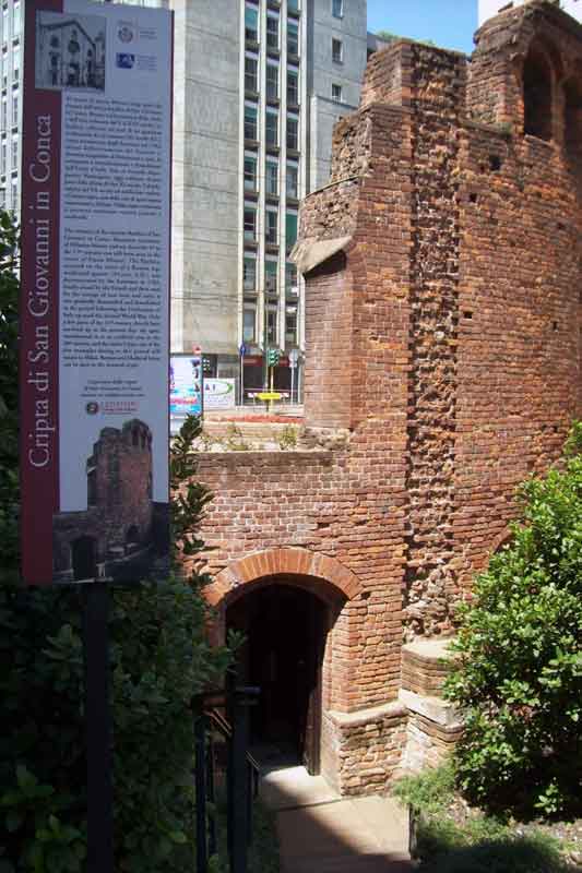 Widok na absydę kościoła San Giovanni in Conca w Mediolanie