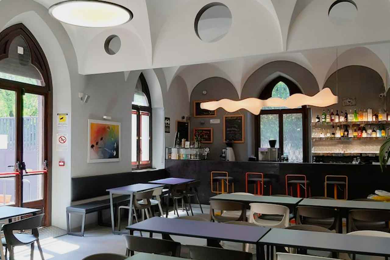 Babila Hostel &amp; Bistrot