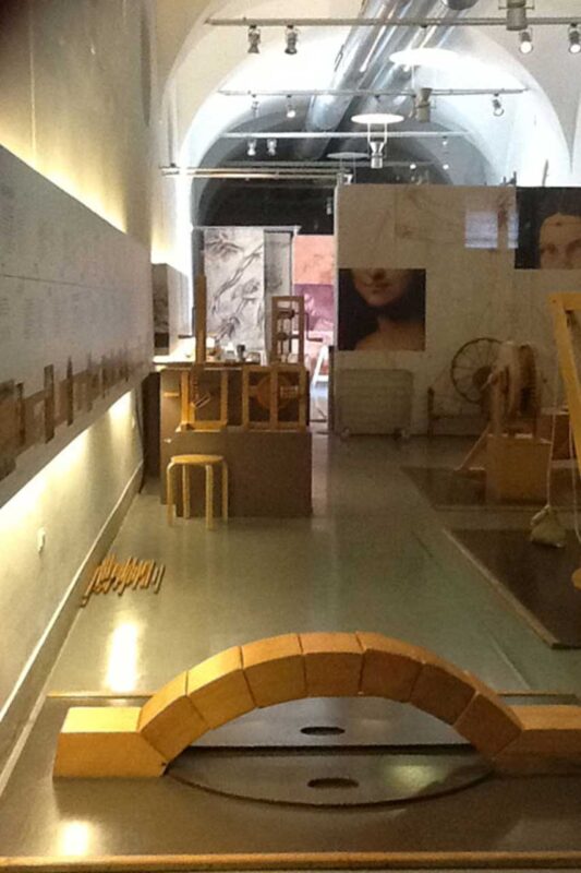 Ekspozycja w Museo della Scienza e della Tecnologia w Mediolanie, interaktywne wystawy