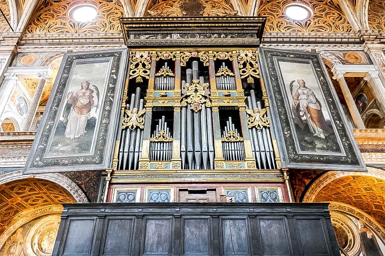 Wnętrze kościoła San Maurizio al Monastero Maggiore, nazywanego "Kaplicą Sykstyńską Mediolanu"