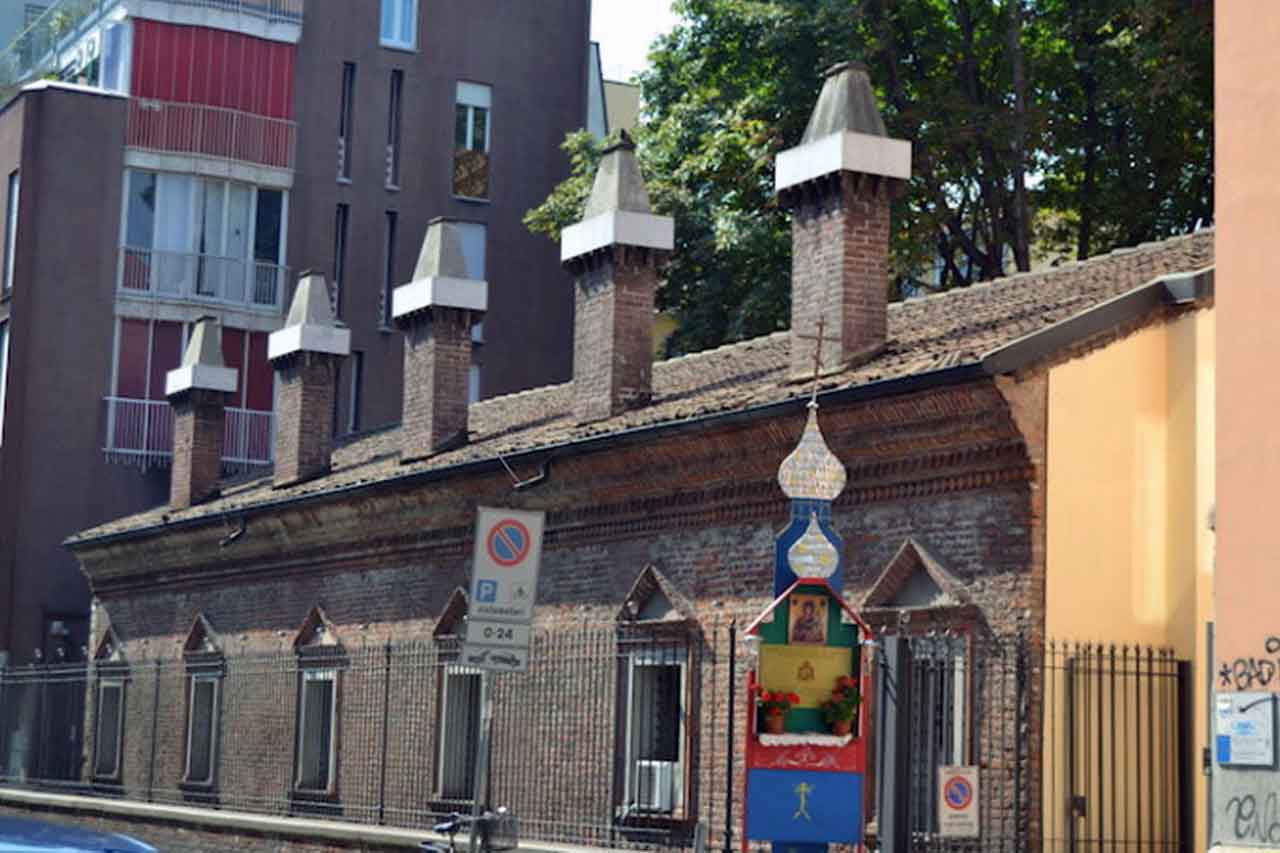 Zachowane fragmenty murów Lazzaretto w pobliżu Porta Venezia w Mediolanie, dawnego lazaretu z czasów epidemii dżumy