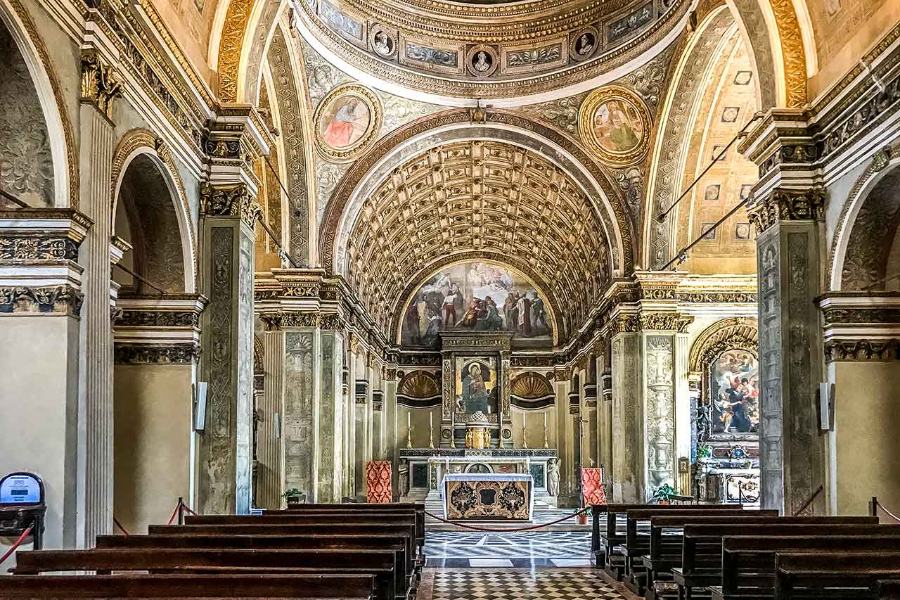 Ukryty skarb Mediolanu: Santa Maria presso San Satiro i fałszywa absyda Bramantego