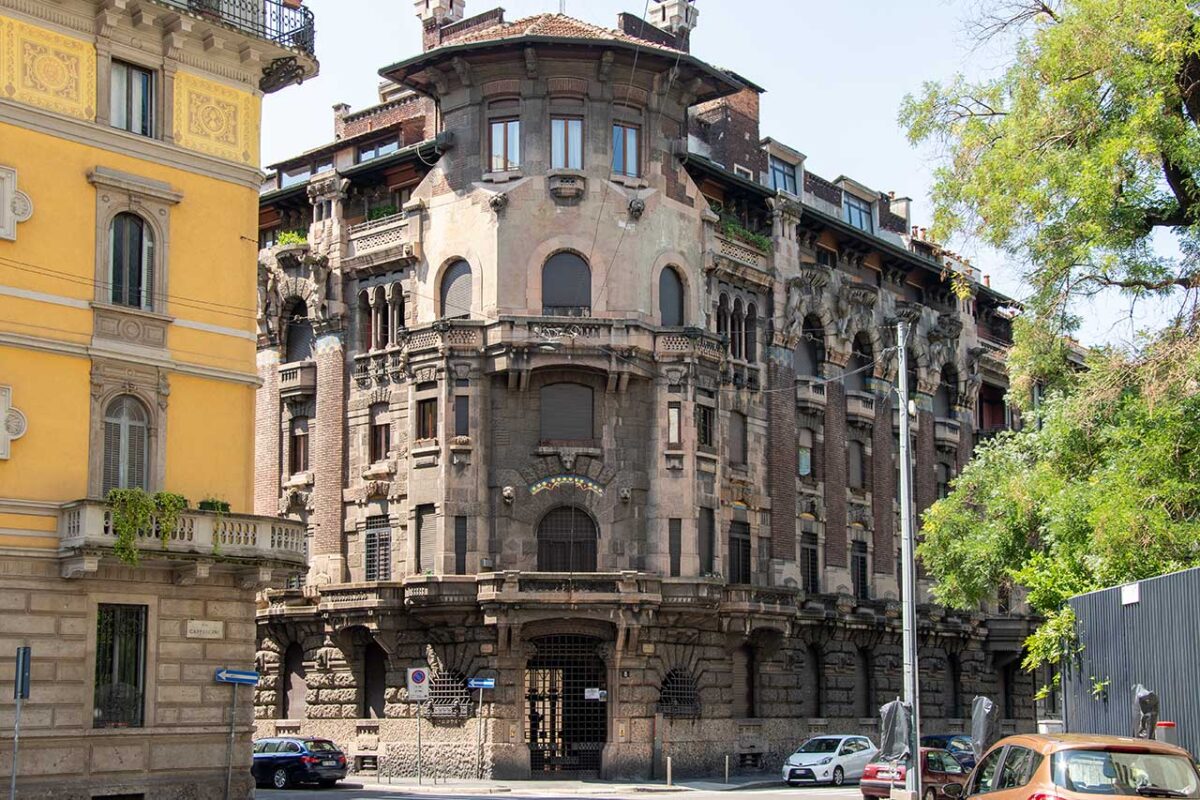 Dzielnica Porta Venezia w Mediolanie - fasada pałacu Palazzo Berri Meregalli