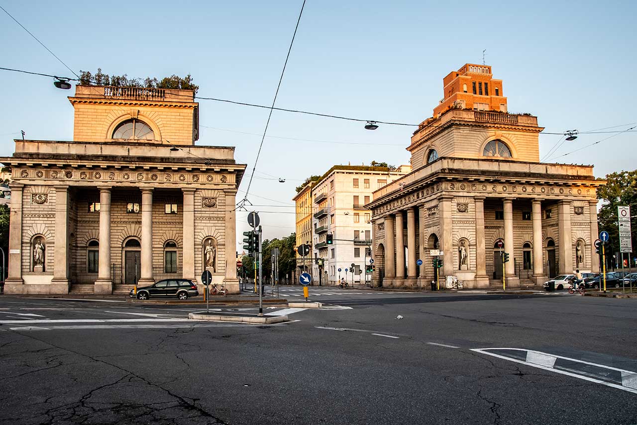 Porta Venezia w Mediolanie, zabytkowa brama miejska z kolumnami