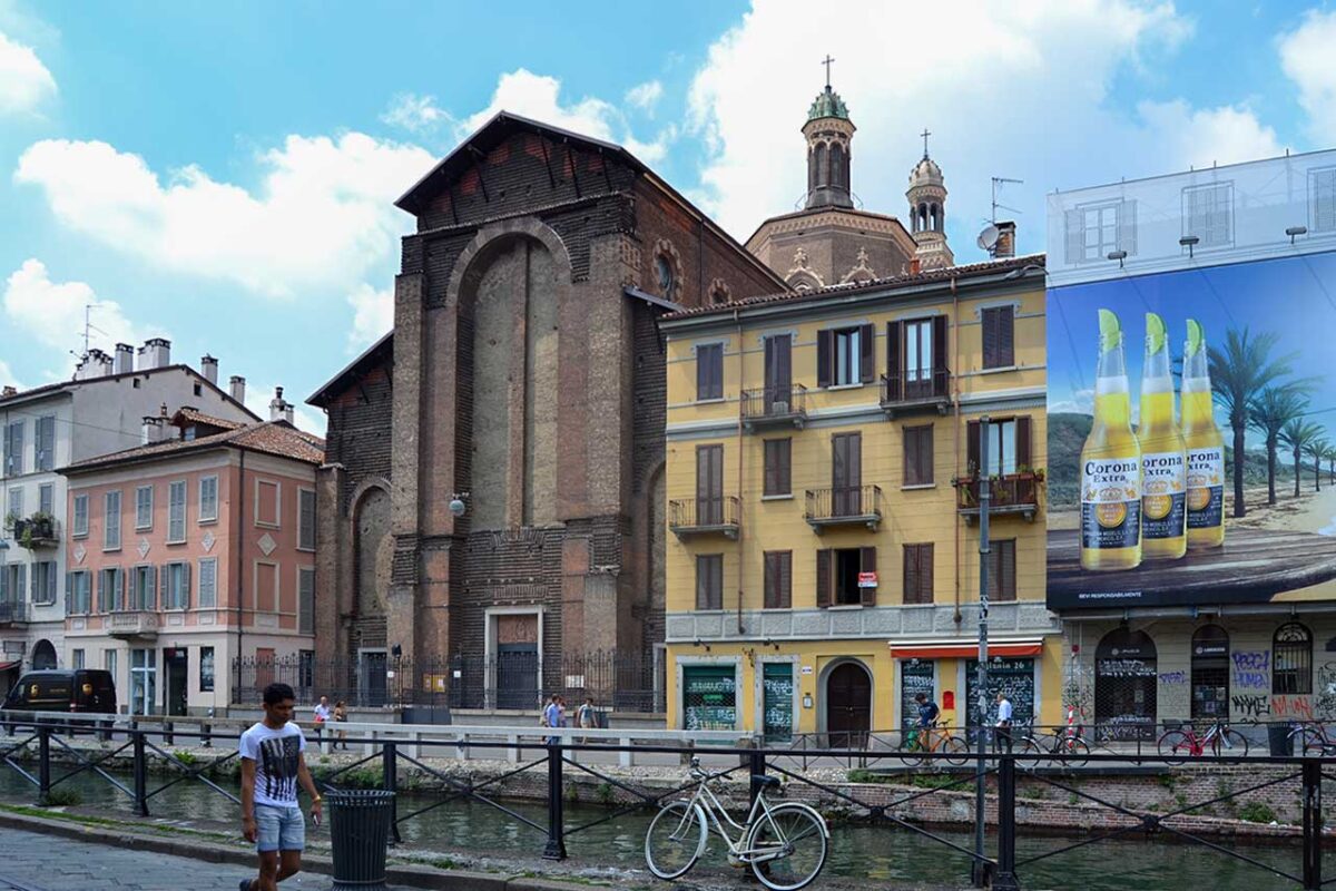 Kościół Santa Maria delle Grazie al Naviglio przy kanale Naviglio