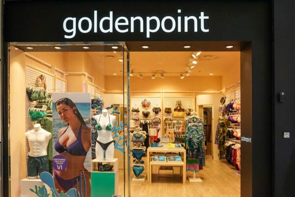 Outlety w Mediolanie i okolicach - Widok wejścia do GOLDENPOINT